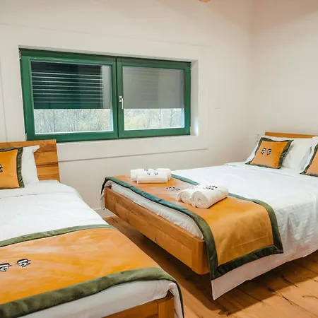 ヴィラ Dos Padrinos バニャ・ルカ